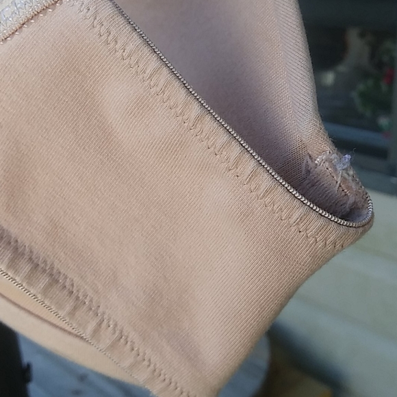 VS Lined No Wire Nude 32C Bra EUC - Picture 5 of 9